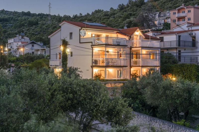 Apartments Luka - Trogir, Marina 150M From The Beach Buitenkant foto