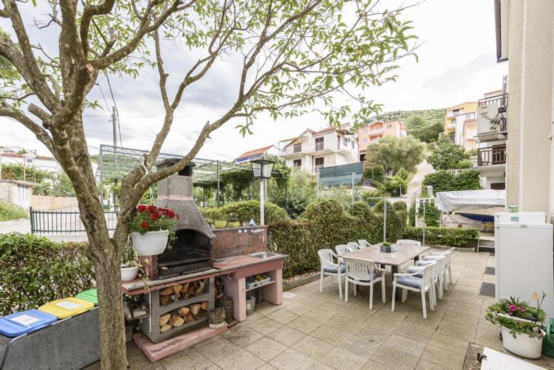 Apartments Luka - Trogir, Marina 150M From The Beach Buitenkant foto